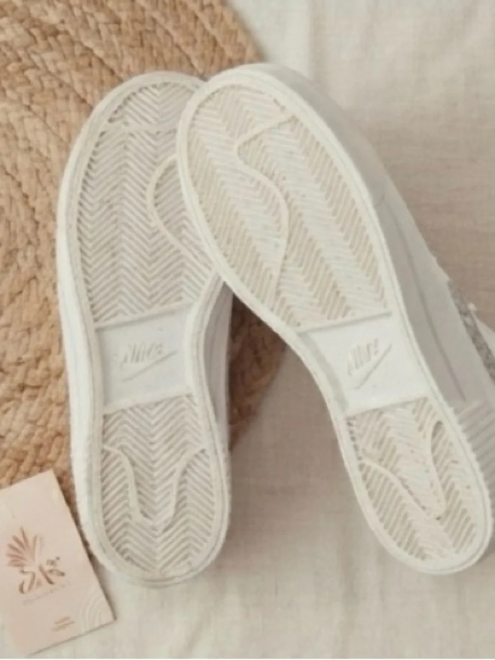 Nike classic feminine